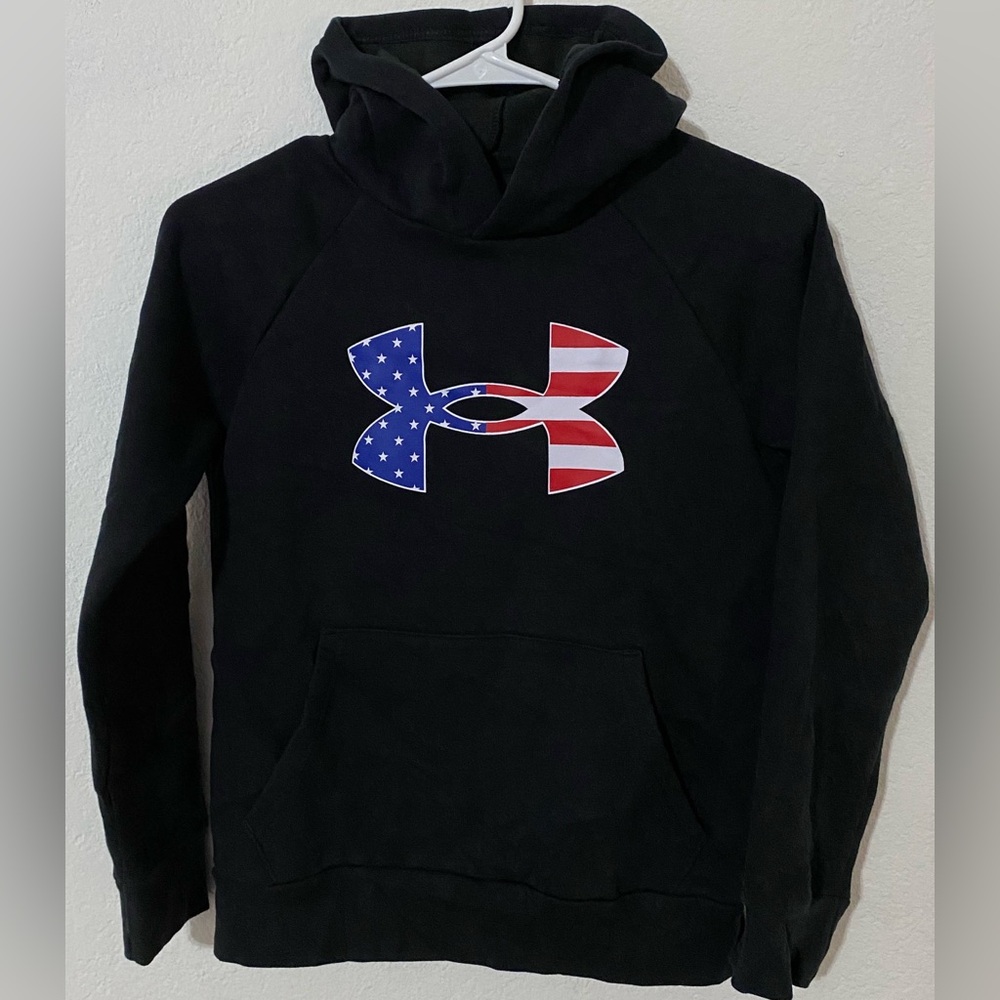 Under Armour Freedom Pullover Hoodie 
Youth Medium